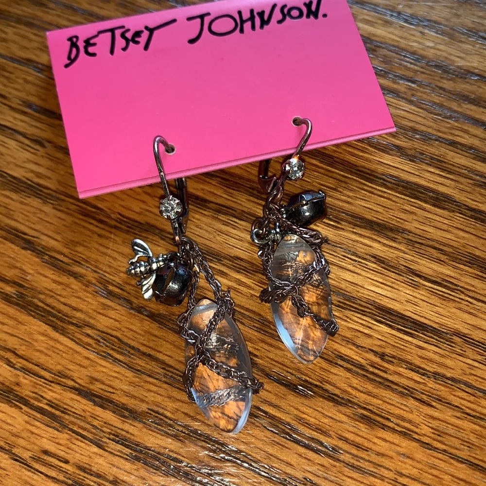 Betsey Johnson Bee Chain Black Crystal Earrings - Picture 5 of 7